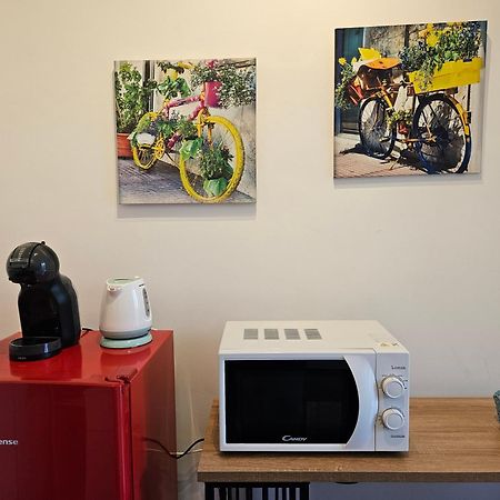 Conte Cavour Apartment Бари Екстериор снимка