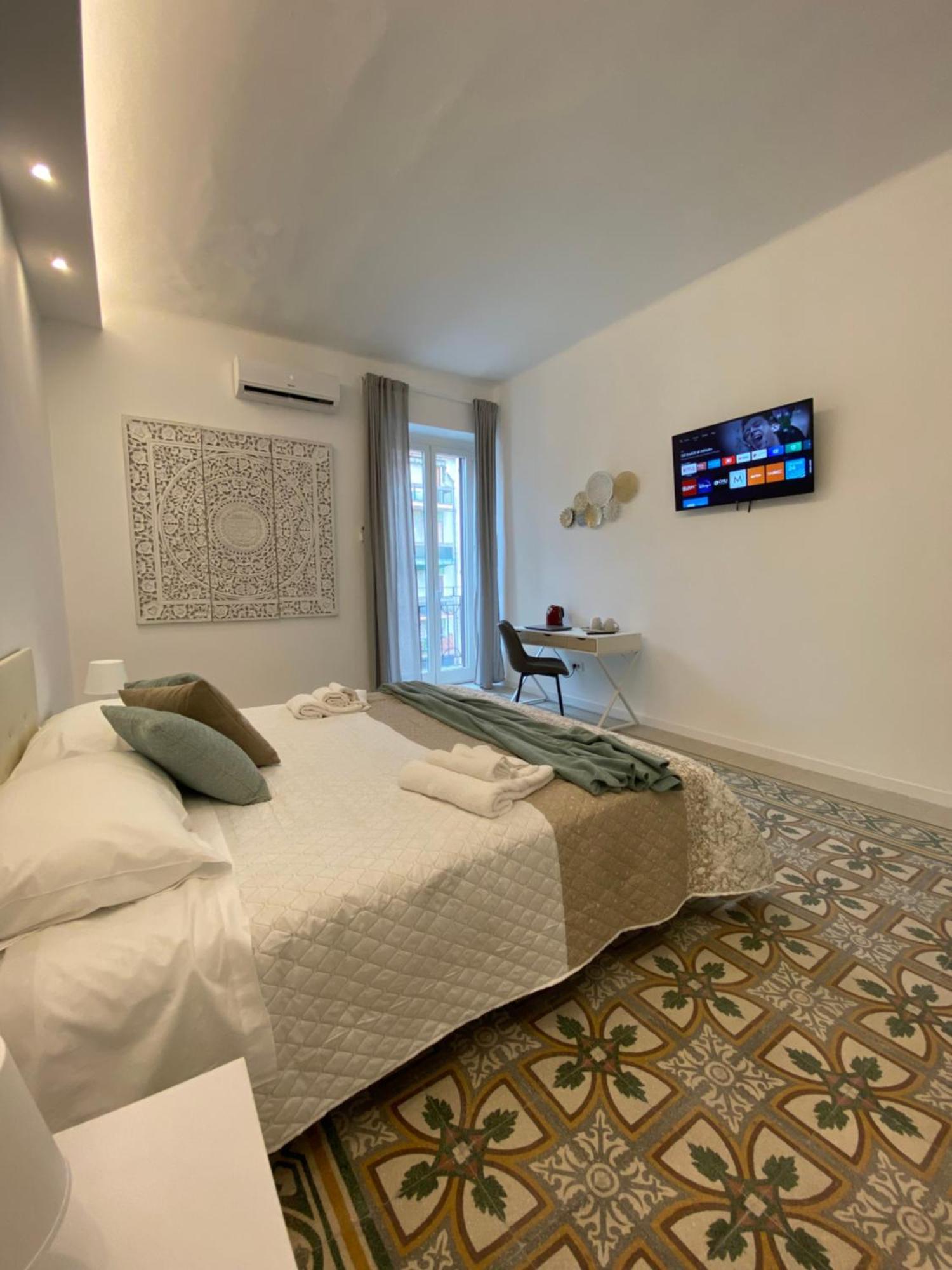 Conte Cavour Apartment Бари Екстериор снимка