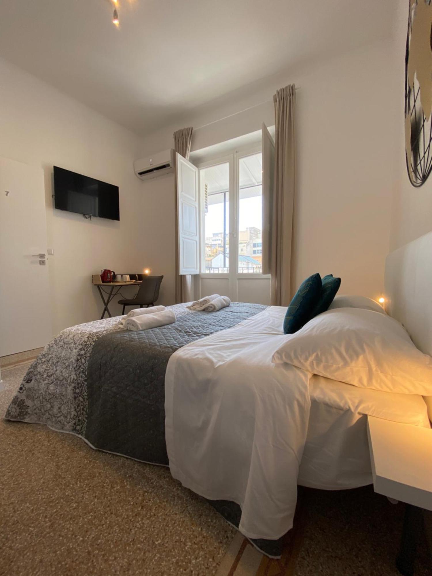 Conte Cavour Apartment Бари Екстериор снимка