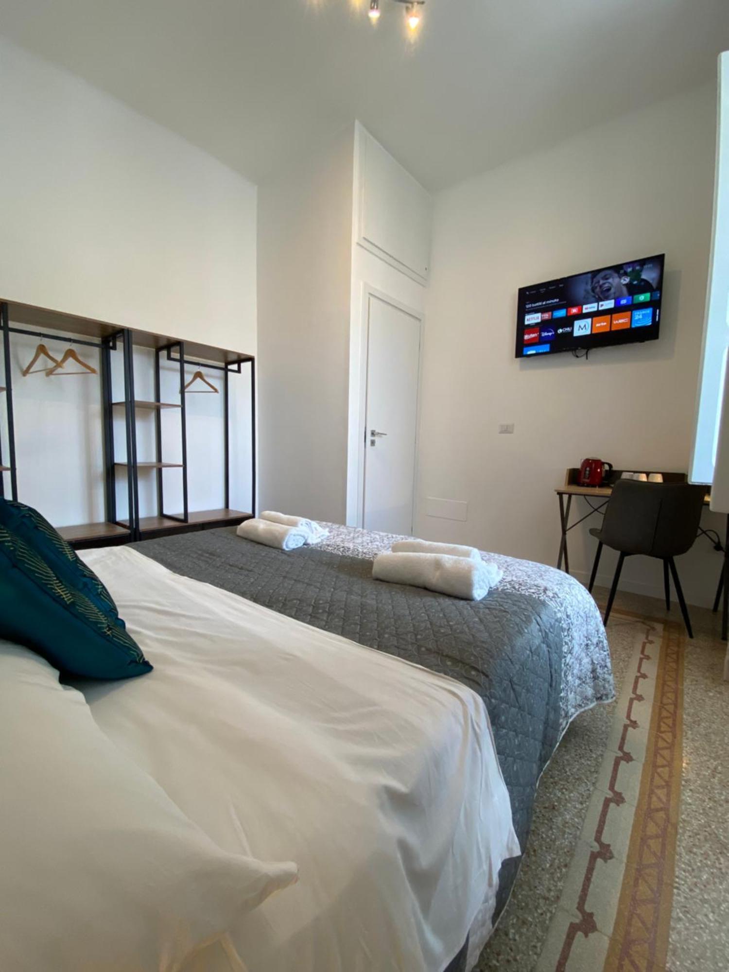 Conte Cavour Apartment Бари Екстериор снимка